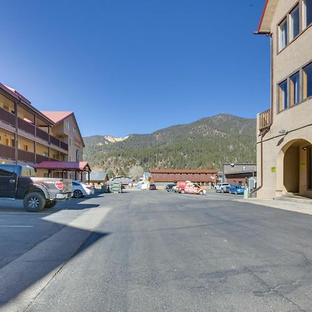 Ski-In Red River Retreat Balcony, Mountain Views! Exterior photo