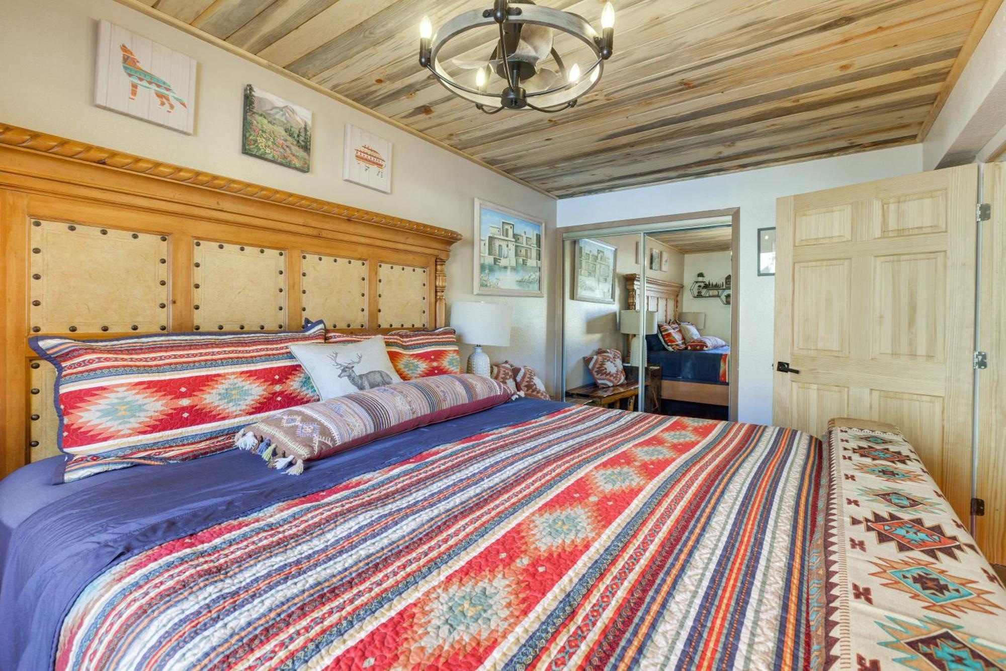 Ski-In Red River Retreat Balcony, Mountain Views! Exterior photo
